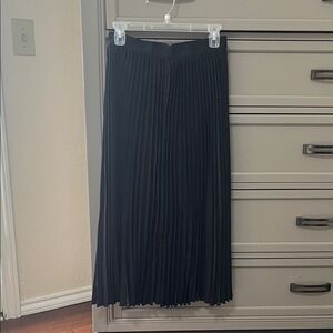 SHEIN Black Midi Pleated Skirt